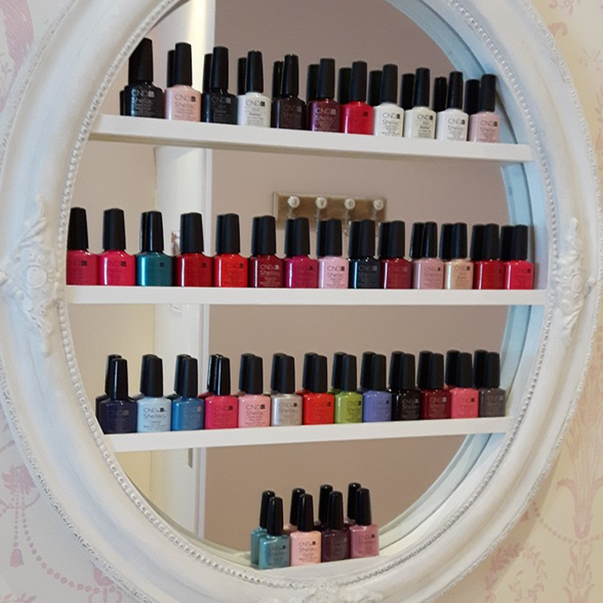 Shellac nail varnishes
